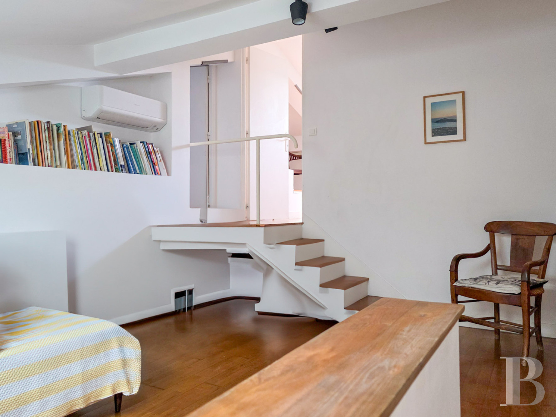 A family home built on the foundations of an ancient fortress in Agay harbour, Saint-Raphaël - photo  n°15